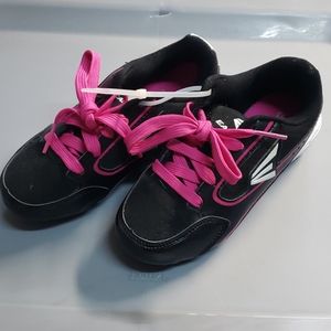 Kids t-ball/softball cleats
